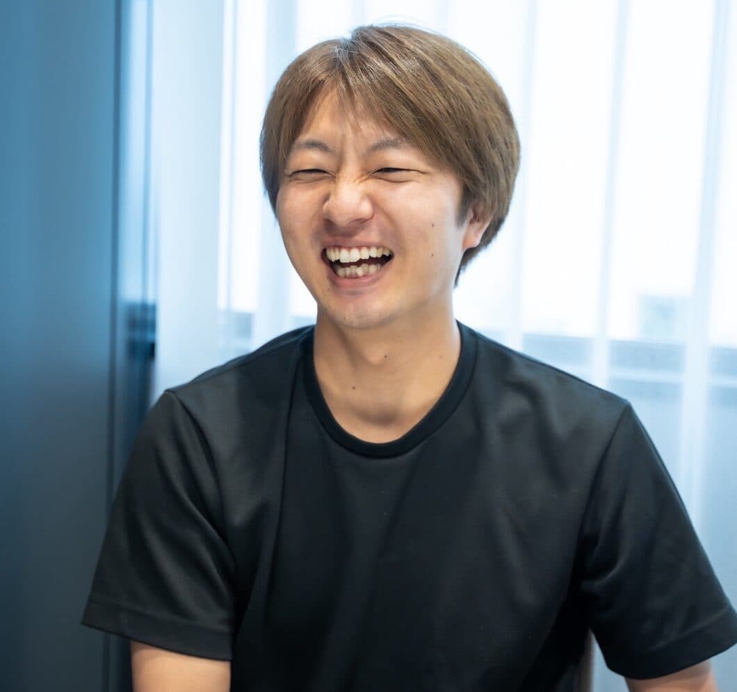 安川 佳宏氏